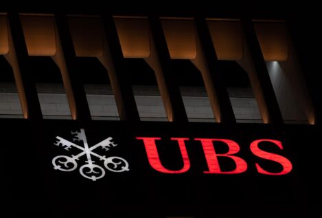 Moody's y S&P rebajan a negativa la perspectiva del rating de UBS tras comprar Credit Suisse