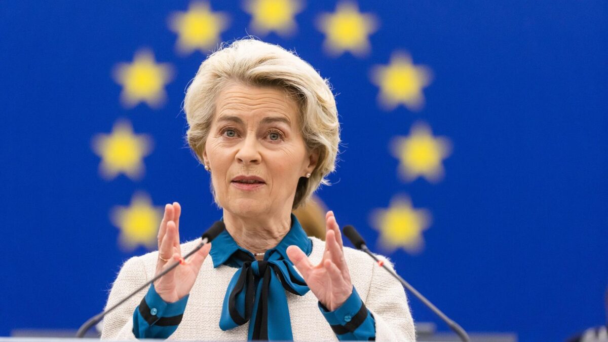 Von der Leyen pide evitar depender de China, pero no romper las relaciones comerciales