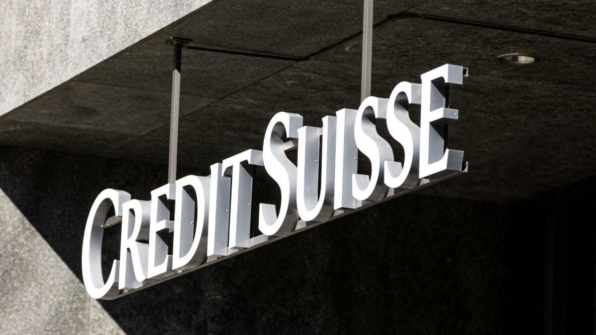 Credit Suisse pone fin a su sangría en España y aumenta un 20% los depósitos