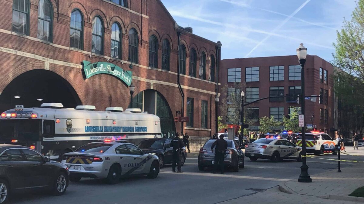 Al menos cinco muertos y seis heridos por un tiroteo en Louisville, Kentucky