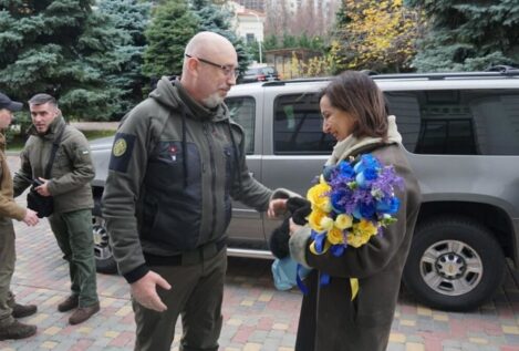 El ministro de Defensa de Ucrania visita España por primera vez desde el inicio de la guerra