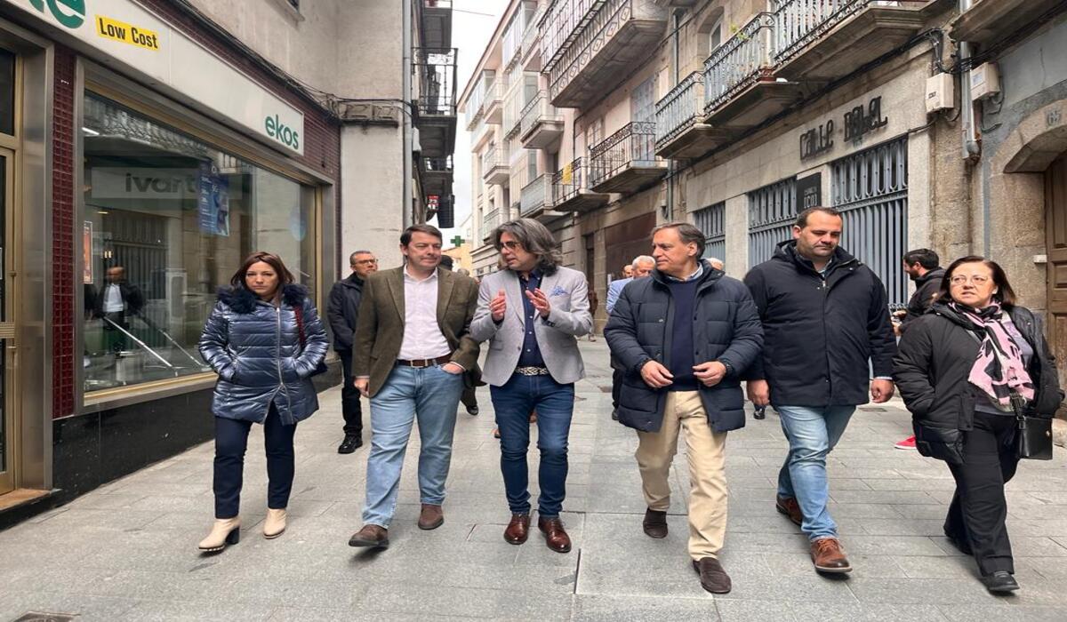 Mañueco denuncia la «doble vara de medir» del PSOE con los incendios