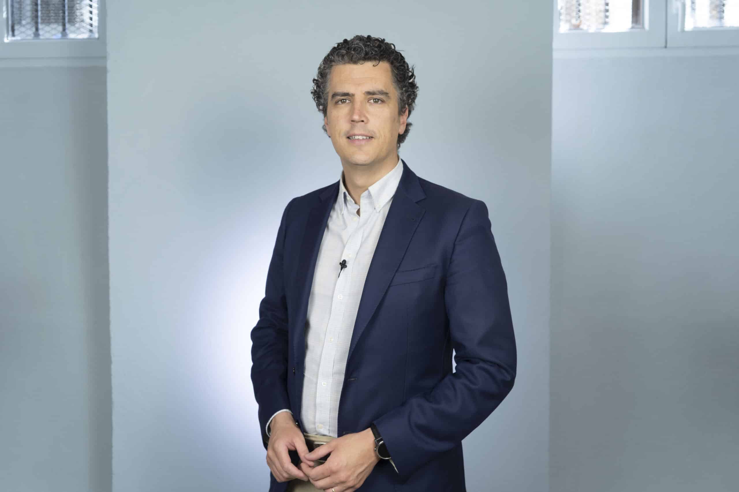 Los contratos a dedo, en dos minutos