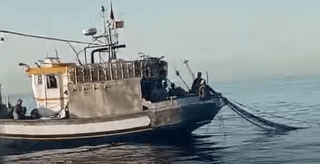 Pescadores denuncian que barcos marroquíes operan ilegalmente en aguas españolas