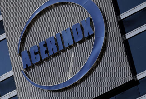 Acerinox ganó 136 millones en el primer trimestre, un 49% menos