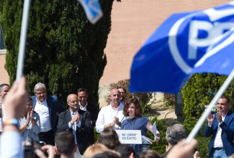 Ayuso alcanza la absoluta y casi triplica los votos del PSOE, según una encuesta
