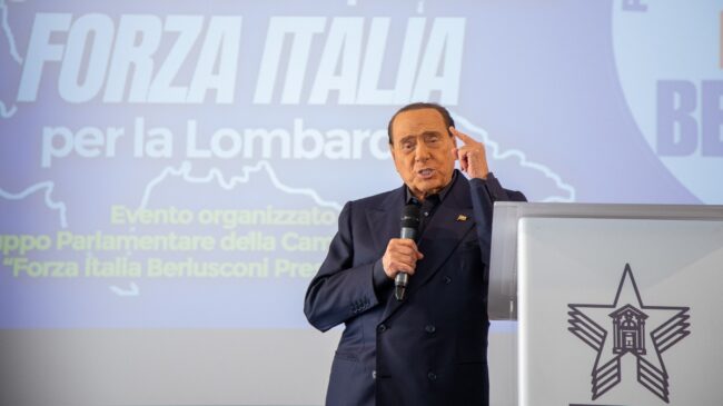 Berlusconi, ingresado en cuidados intensivos en un hospital de Milán