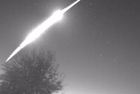 Una bola de fuego generada tras el impacto de un trozo de asteroide se extingue en Toledo
