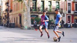 Cádiz retirará de sus calles los carteles de «prohibido jugar a la pelota»