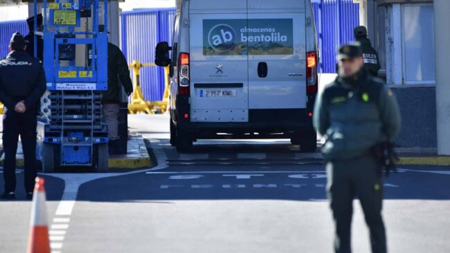 Cerrada la frontera de Ceuta tras un intento de salto de la valla en grupo de 200 inmigrantes
