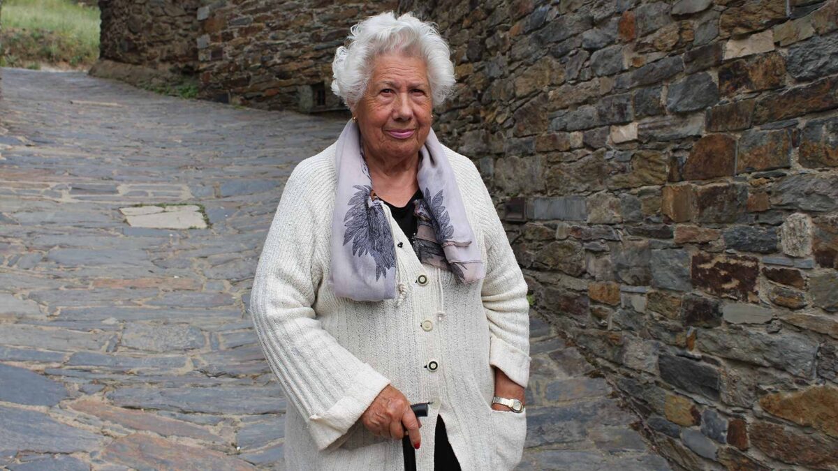 Charito, la abuela de 99 años candidata el 28-M: «Mueven más dos tetas que dos carretas»