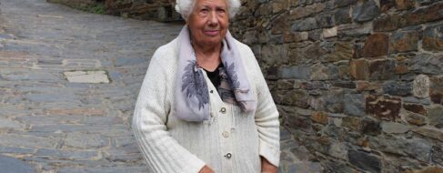 Charito, la abuela de 99 años candidata el 28-M: «Mueven más dos tetas que dos carretas»