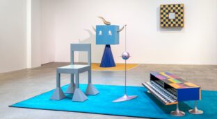 París rinde homenaje al diseñador Alessandro Mendini
