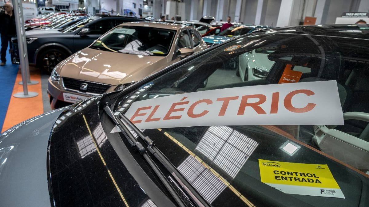 Las ventas de coches eléctricos de ocasión caen un 13% por los «elevados» precios