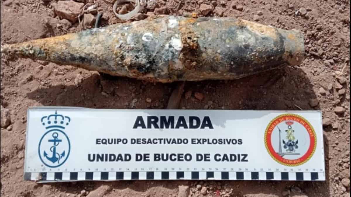 La Armada Española detecta un cohete contra-carro en aguas de Melilla