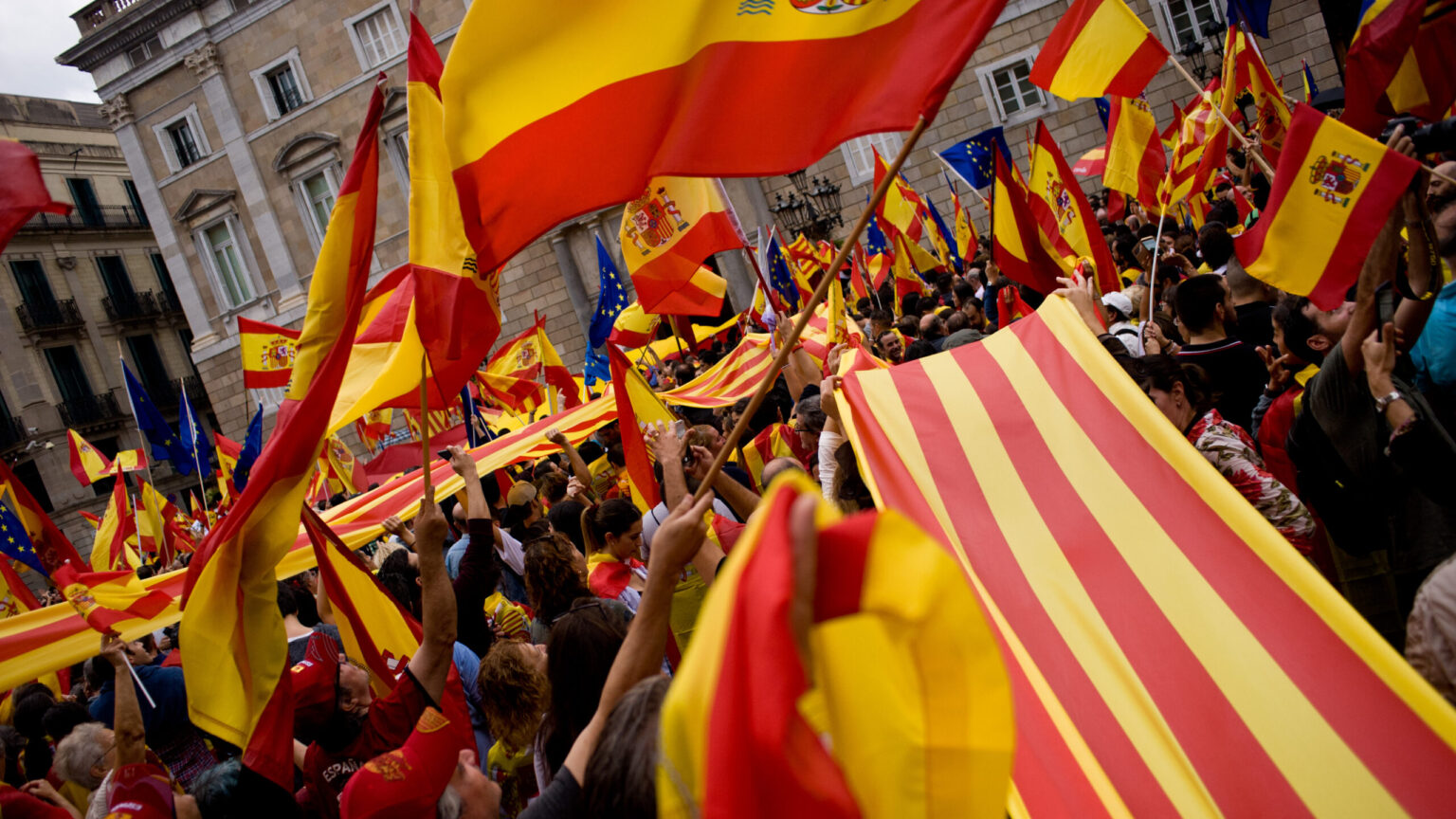 La mitad de los catalanes se muestra contrario a la independencia mientras que el 43% la avala