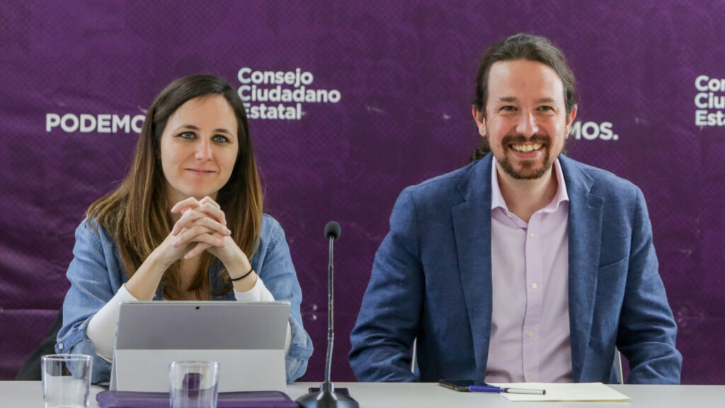 Ione Belarra con Pablo Iglesias en un consejo ciudadano de Podemos