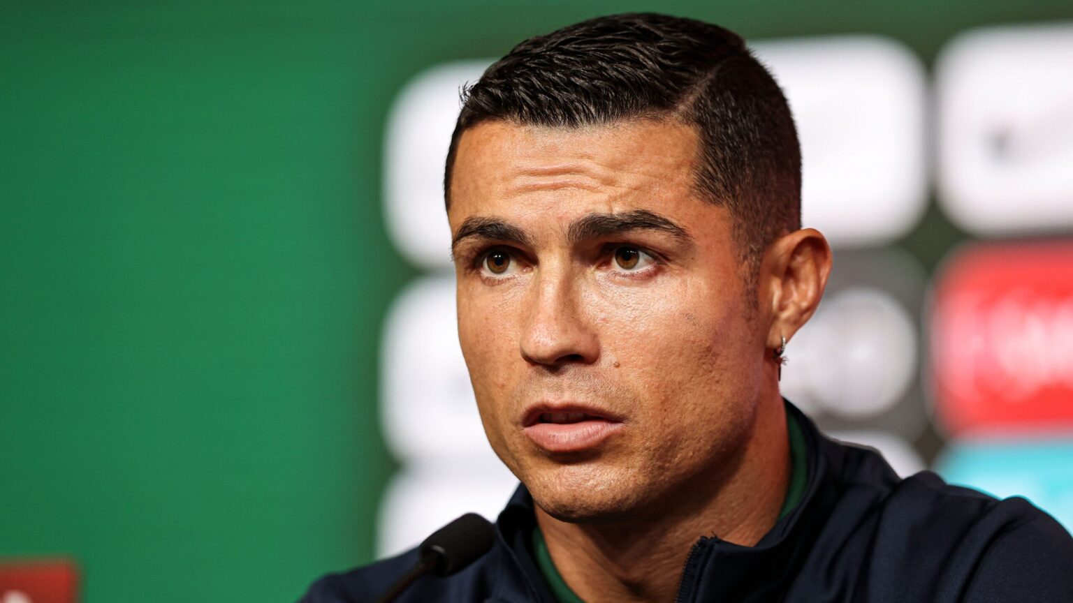 Cristiano Ronaldo: un Porche a mitad de precio a cambio del teléfono de una ‘Pussycat Dolls’