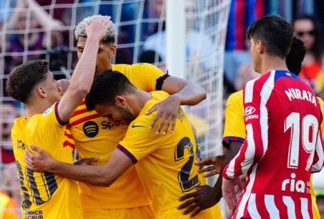 El Barça vence al Atlético y afianza los 11 puntos de ventaja en el liderato a falta de ocho jornadas