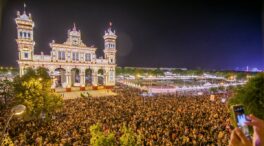 El 'alumbrao' da comienzo a la Feria de Abril de Sevilla con el encendido de 212.000 bombillas