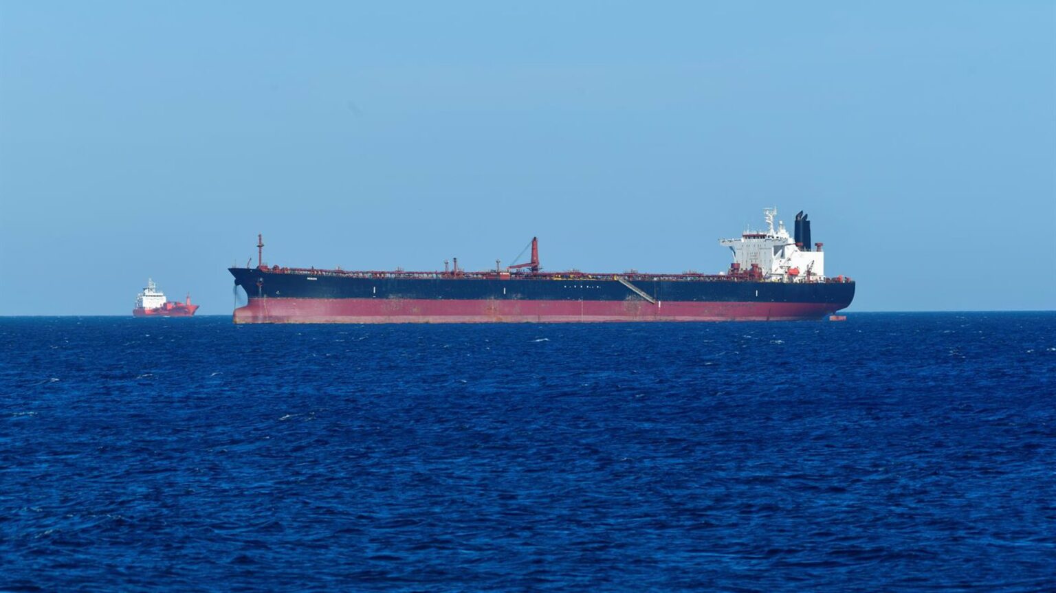 España reclama a la ONU medidas para que los buques rusos no operen frente a Ceuta