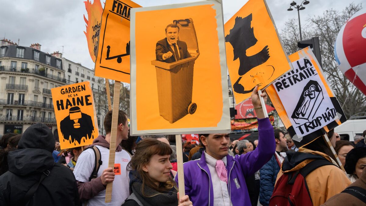 Al menos 20 detenidos en París por las protestas contra la reforma de las pensiones