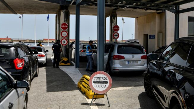 La Policía distribuye escáneres para agilizar la identificación en las fronteras