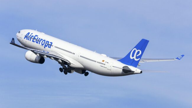 Los pilotos de Air Europa convocan una huelga del 1 al 5 de mayo