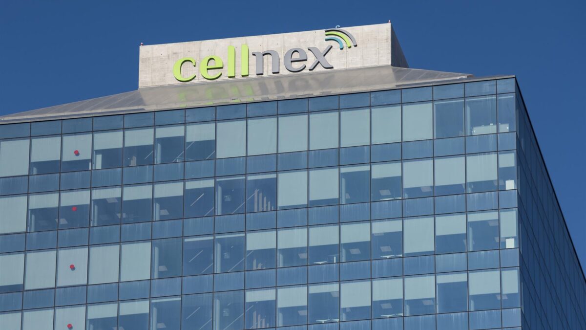 Cellnex nombra a María Teresa Ballester y Jonathan Amouyal como consejeros