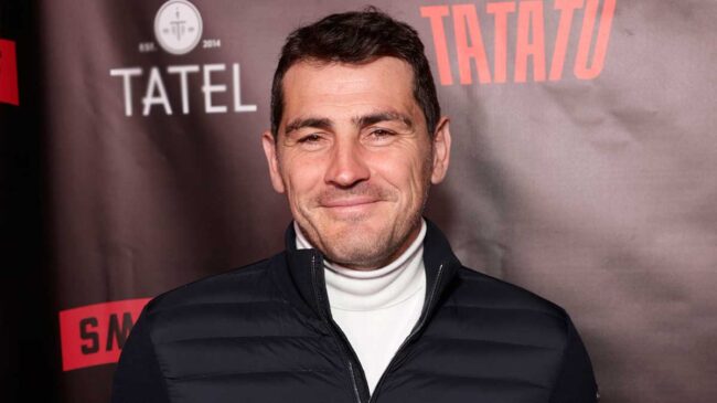 Iker Casillas imita el saludo viral de Bisbal y las redes lo sentencian: «Cuñado máximo»