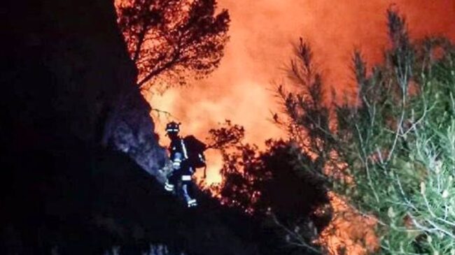 Extinguen dos incendios activos en la Comunidad Valenciana