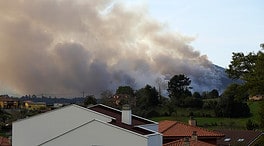 El fuego se ceba ahora con el norte: Cantabria y Asturias luchan contra 28 incendios activos