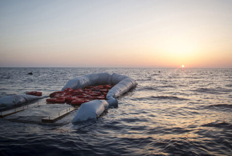 Al menos 20 personas mueren ahogadas tras un nuevo naufragio en el Mediterráneo