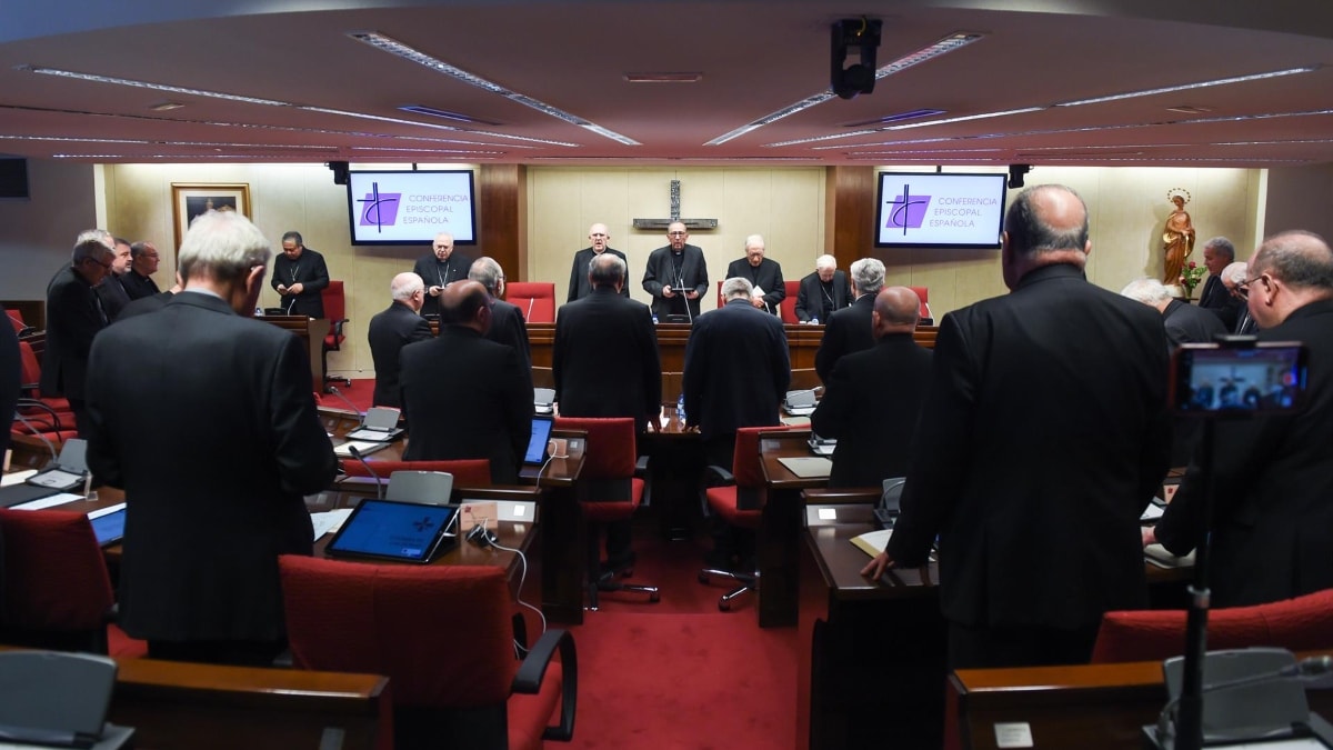 Los obispos piden prohibir la gestación subrogada fuera de España