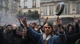 La oposición francesa responde con disturbios al discurso de Macron sobre las pensiones