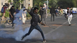 Pakistán estalla en protestas tras el arresto de ex primer ministro Imran Khan