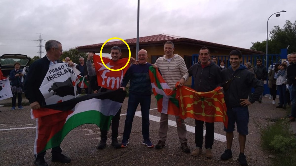 Un candidato de Bildu en el homenaje al etarra José Antonio Galarraga a su salida de prisión en Valladolid. 