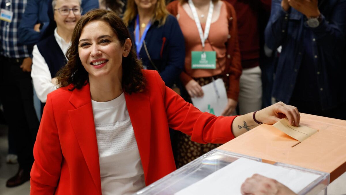 Ayuso ordenó revisar los votos en Madrid y encontró 431 errores en el escaño 16