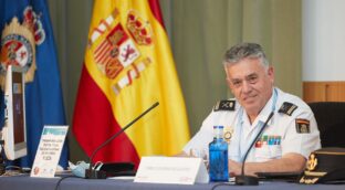 Interior premiará con una medalla pensionada al comisario de la polémica del test de ortografía