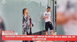 Dos jóvenes irrumpen en la sede del PP de Móstoles con armas blancas y gas pimienta