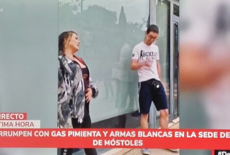 Dos jóvenes irrumpen en la sede del PP de Móstoles con armas blancas y gas pimienta