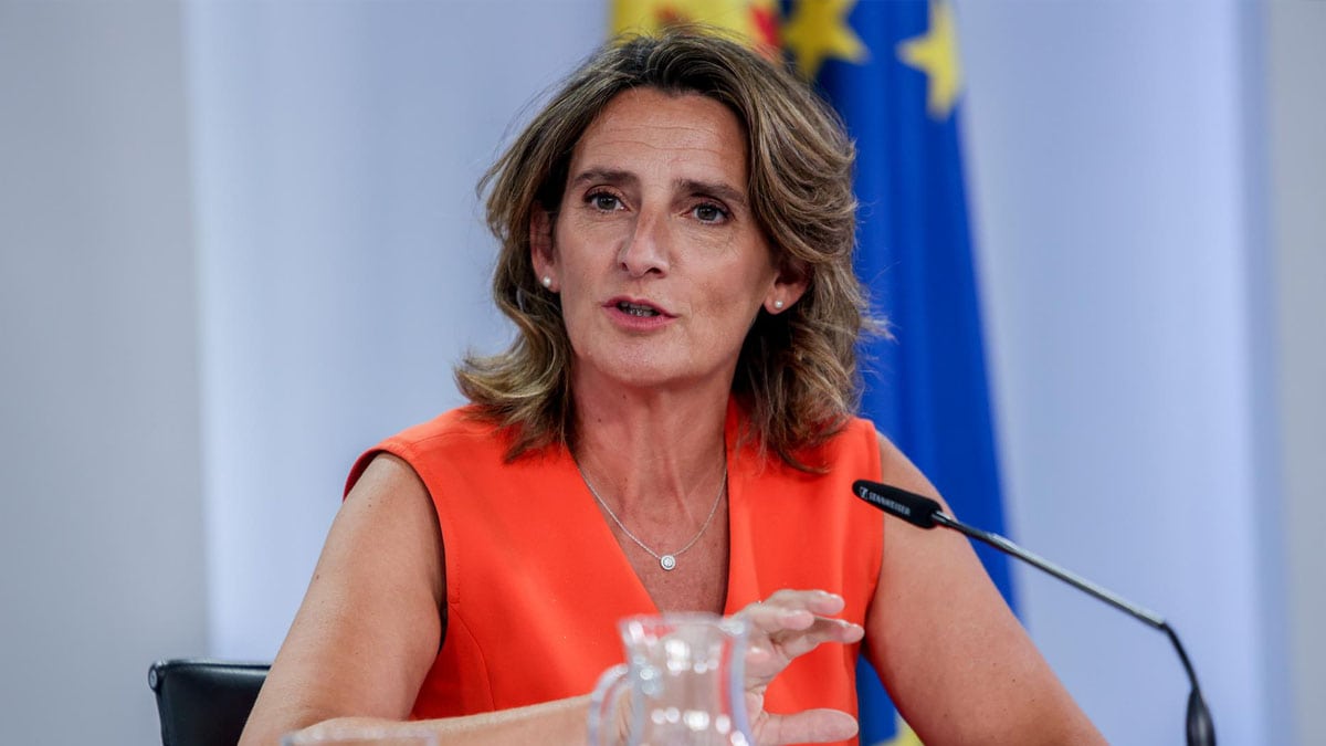 La Junta Electoral apercibe a Teresa Ribera por hacer «electoralismo» desde Moncloa