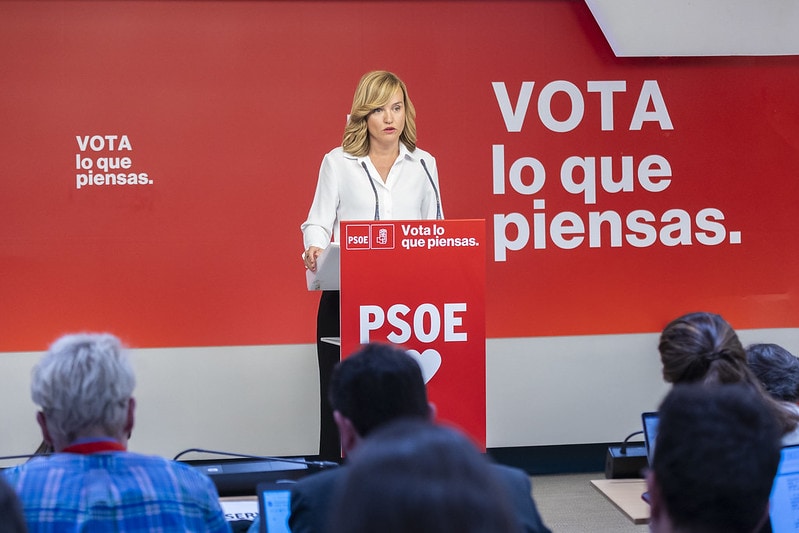 La «hecatombe» desencaja al PSOE y empuja a Sánchez a poner un cortafuegos y «hacer algo» 