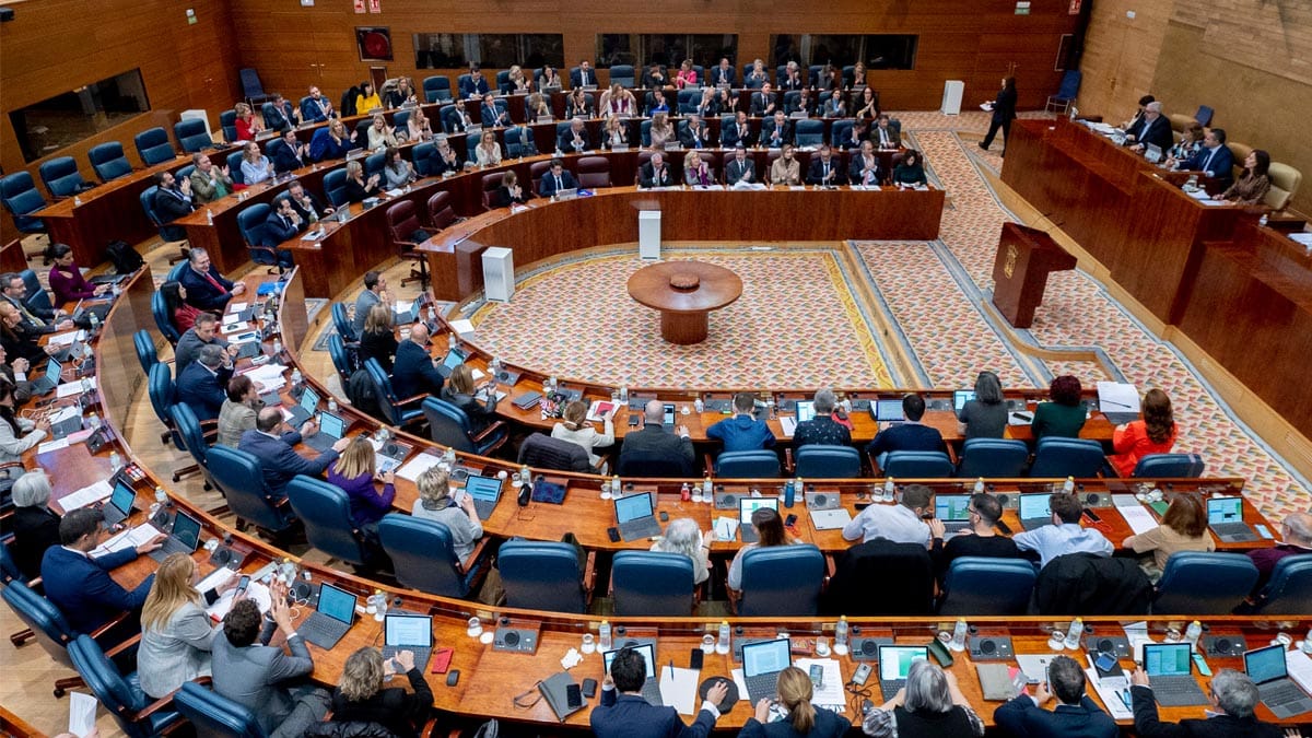 Los 12 nuevos parlamentos autonómicos se constituirán a partir del 13 de junio