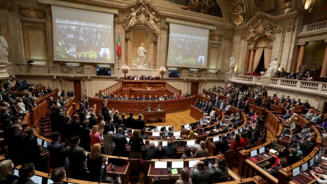 El Parlamento de Portugal aprueba la ley de eutanasia sin el visto bueno del presidente