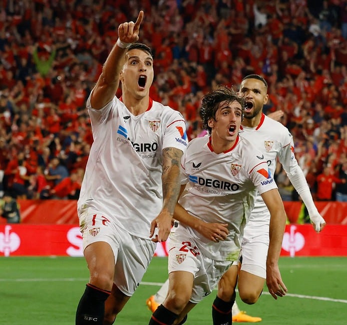 El Sevilla se 'abraza' a su competición fetiche para salvar la temporada tras ganar a la Juve