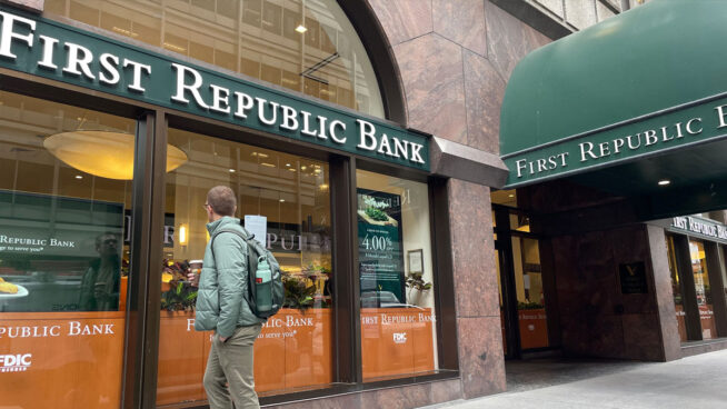 JP Morgan despide a 1.000 empleados del First Republic Bank un mes después de su compra