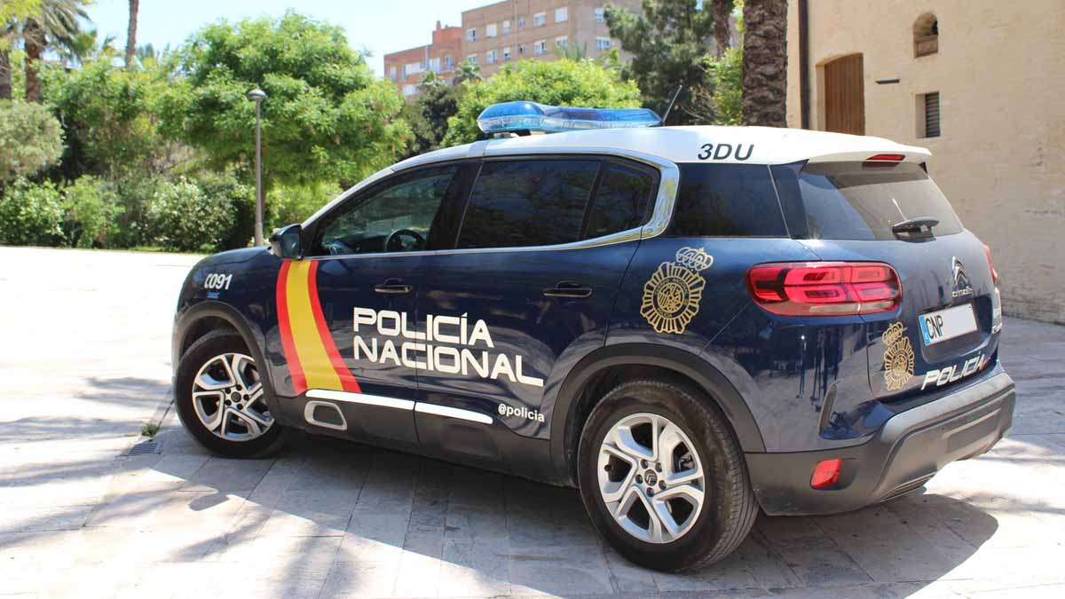 Se hace viral un vídeo de unos jóvenes conduciendo un coche de Policía Nacional