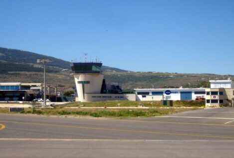 Incendiados varios coches en el parking del Aeropuerto de Melilla