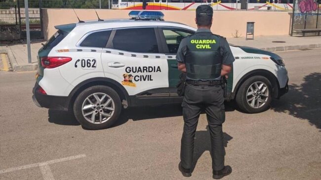 Castilla y León honra a las víctimas del terrorismo y condecora al GAR de la Guardia Civil